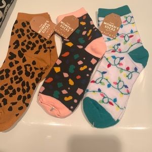 (Free in bundle) 3 pair socks